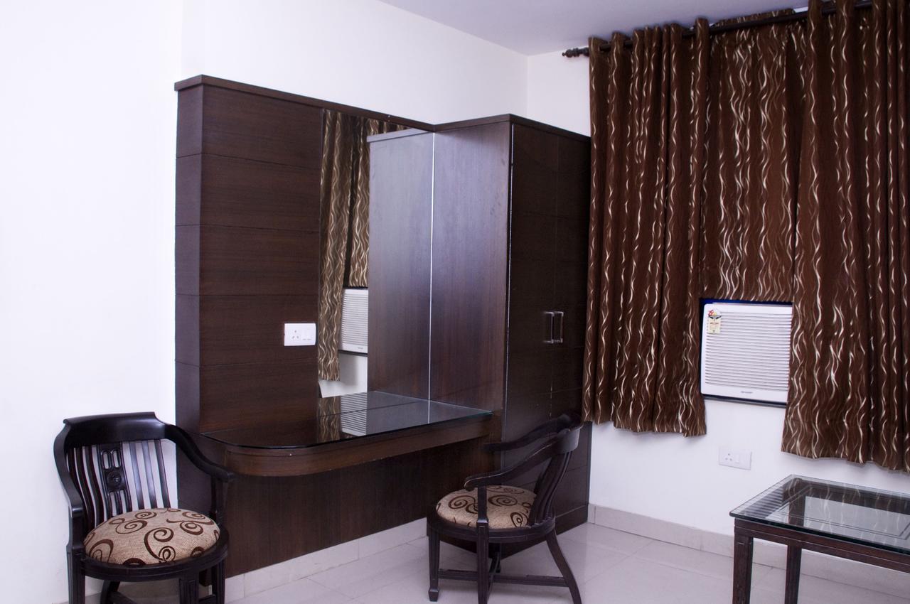 Hotel Usa New Delhi Exterior photo